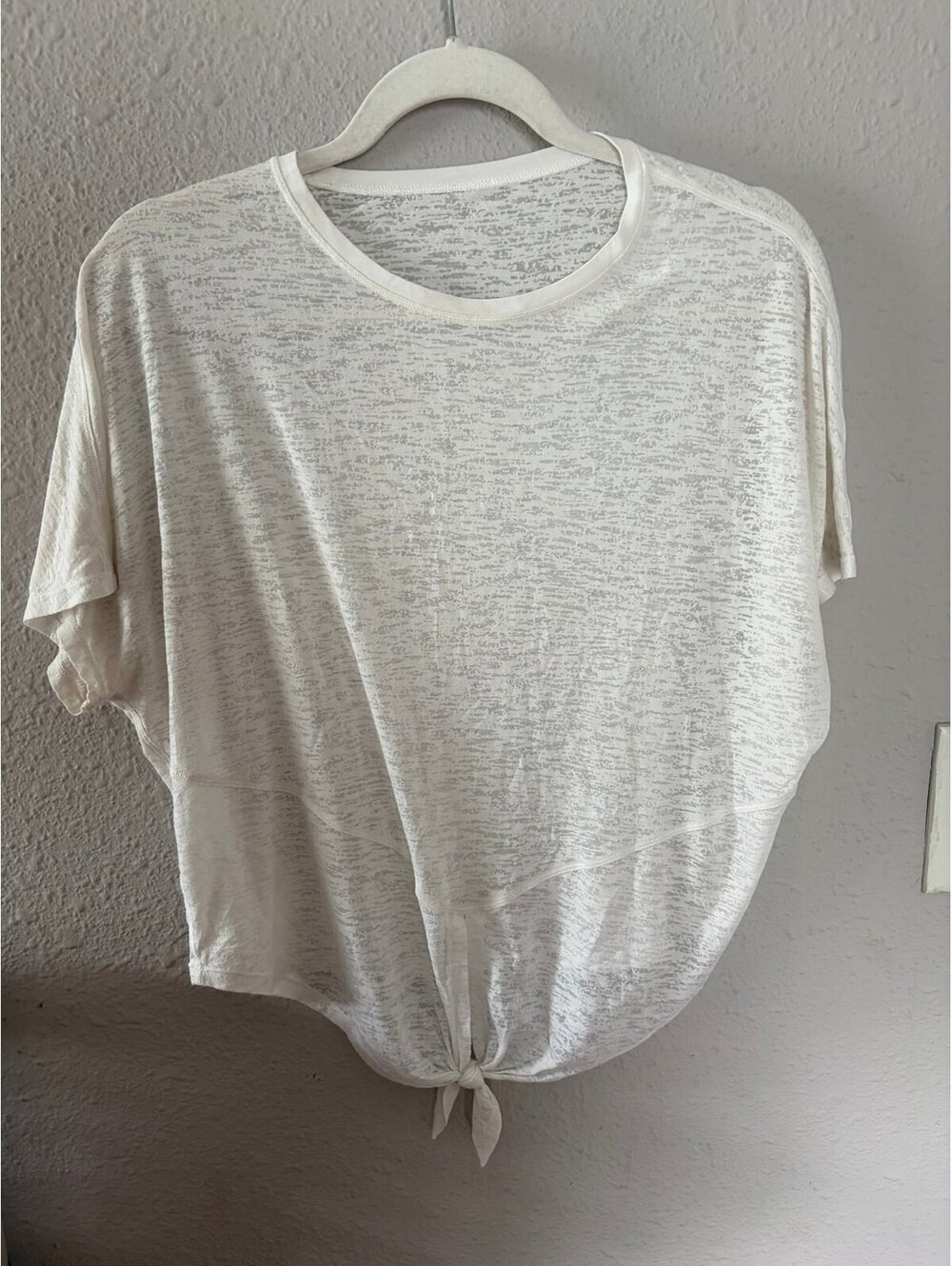 Lululemon sheer white tie front tee. Best for 8-10 or M for flowy fit. Slightly